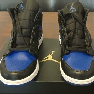 Air jordan 1s mid Royal blue